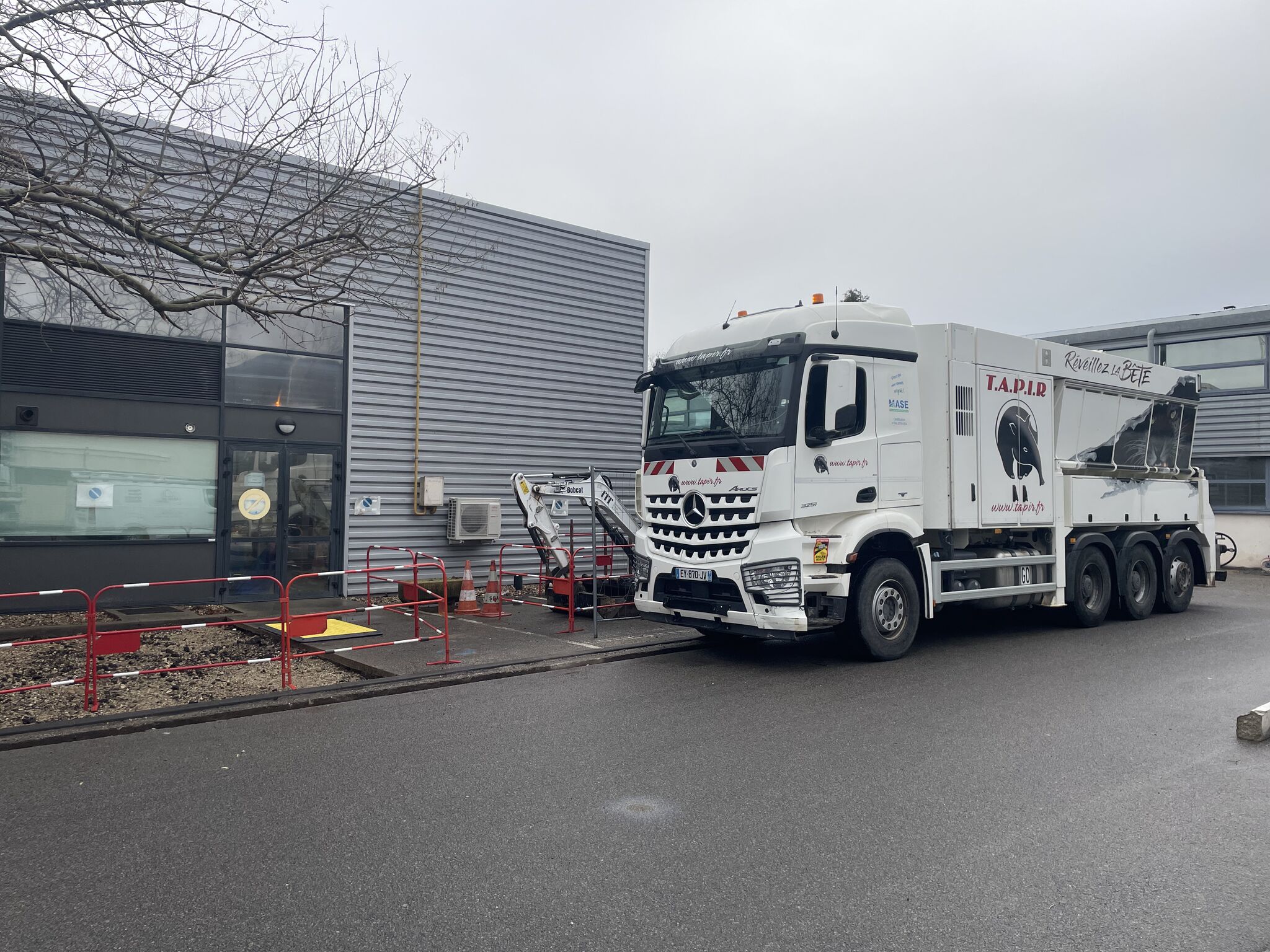 Réalisation des travaux du lot VRD dans le cadre de la rénovation d’un bâtiment et mise aux normes des rejets d’une blanchisserie - ADAPEI 69 et SOGECAT - Lyon 8 -2